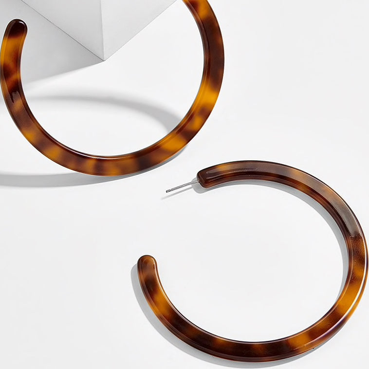 Camille Vintage-Inspired Hoop Earrings in Tortoise